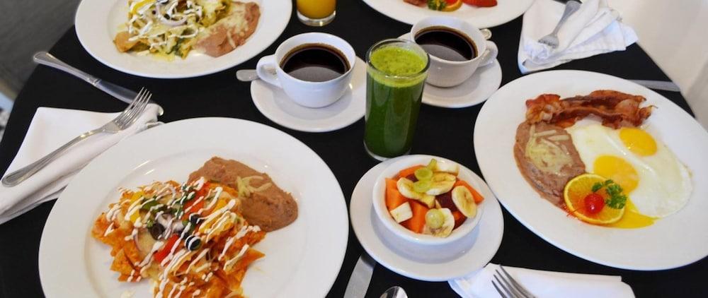 Hotel Posada El Rey Sol إنسينادا المظهر الخارجي الصورة