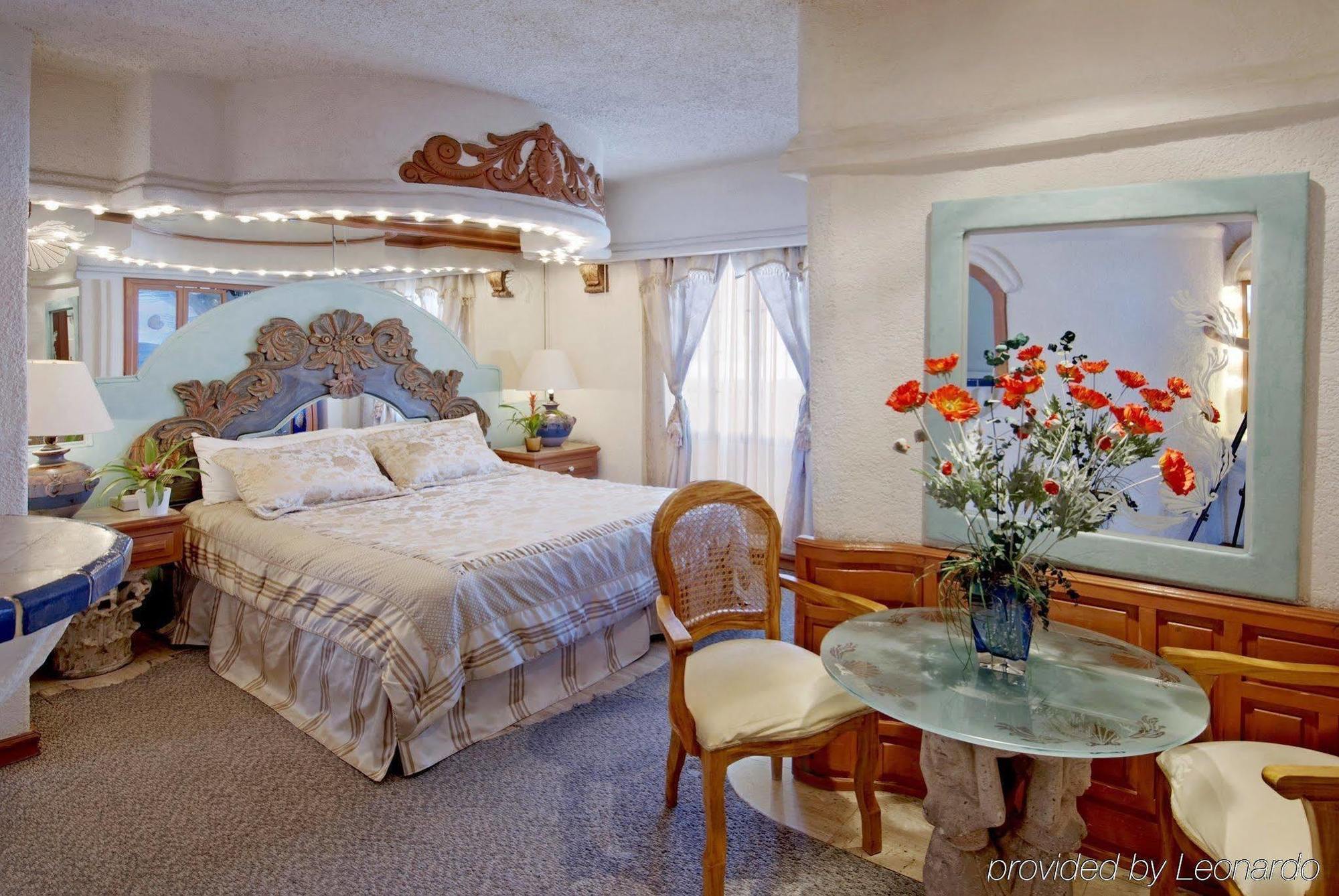 Hotel Posada El Rey Sol إنسينادا الغرفة الصورة